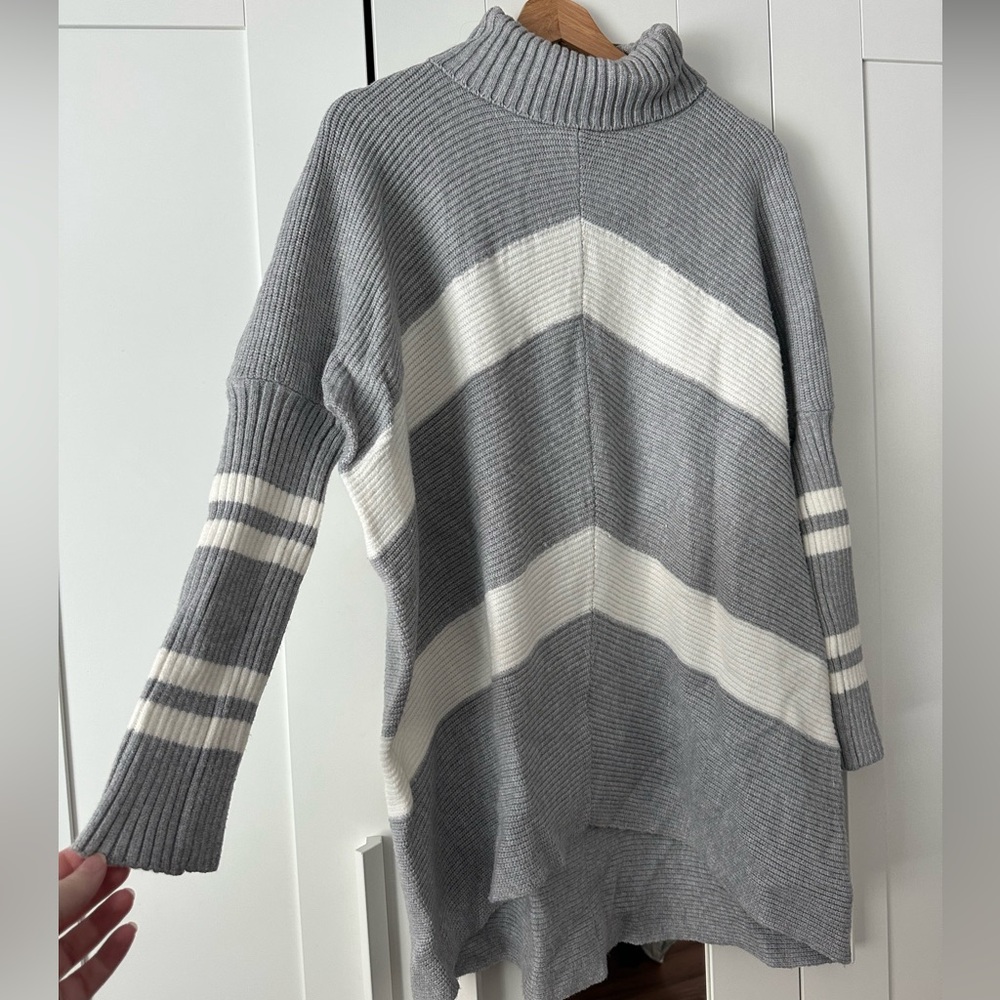Women’s Turtleneck Long Sweater Gray and White Chevron Long Oversized